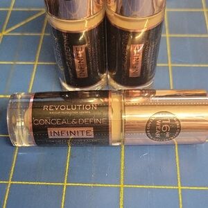 Revolution Conceal & Define Infinite Concealer 16hr Wear C3.5 New